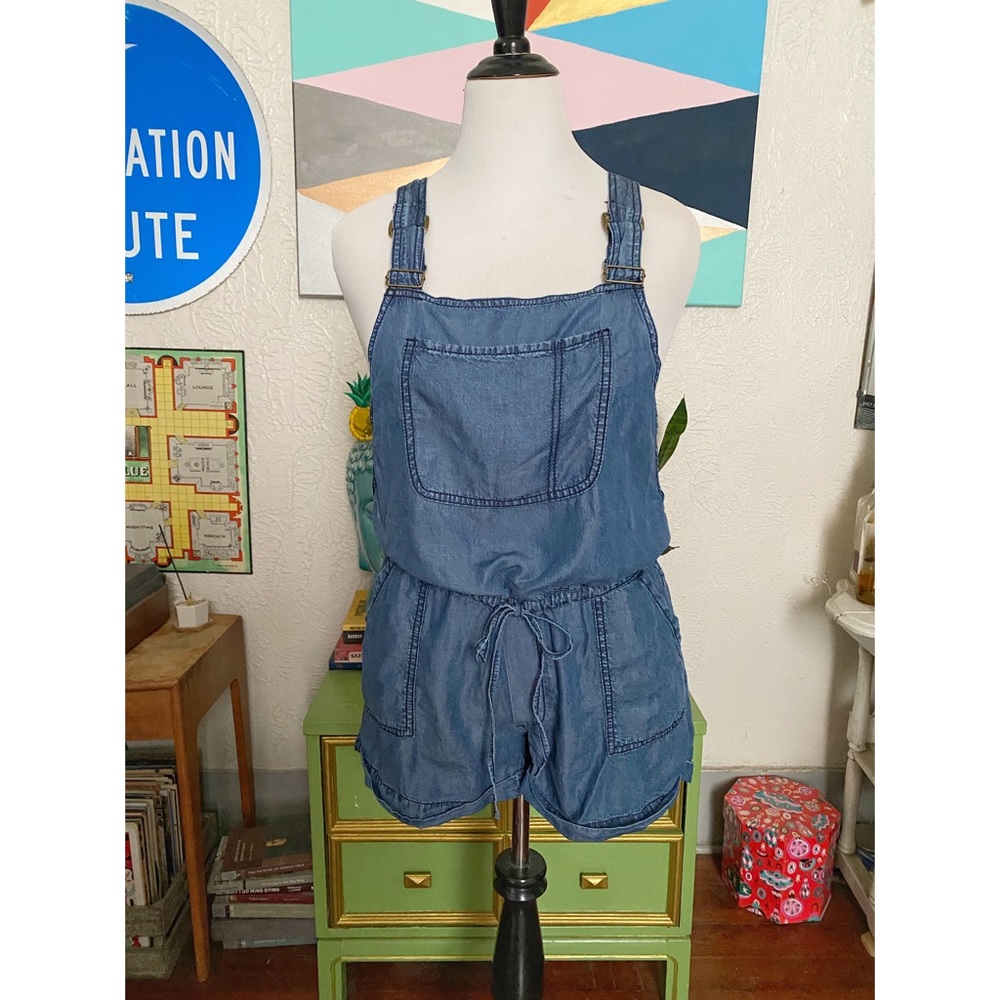 American Eagle Outfitters Chambray Overall Shorts Romper Size Medium